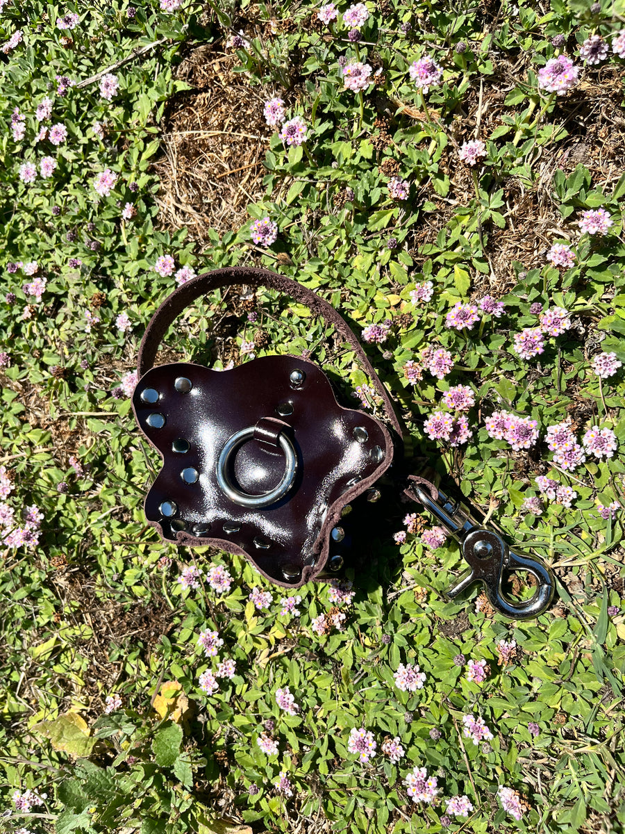 Daisy Charm Keychain Cocoa Bean