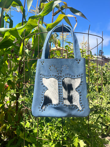 Butterfly Tote 𐦍 blue pebble one