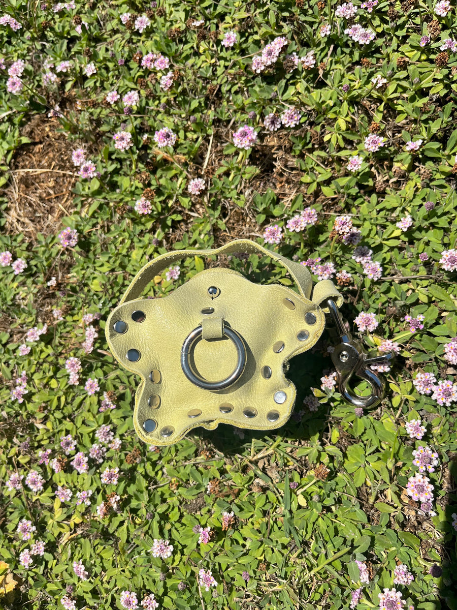 Daisy Charm Keychain Matcha
