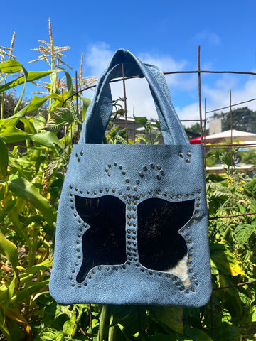 Butterfly Tote 𐦍 blue pebble three