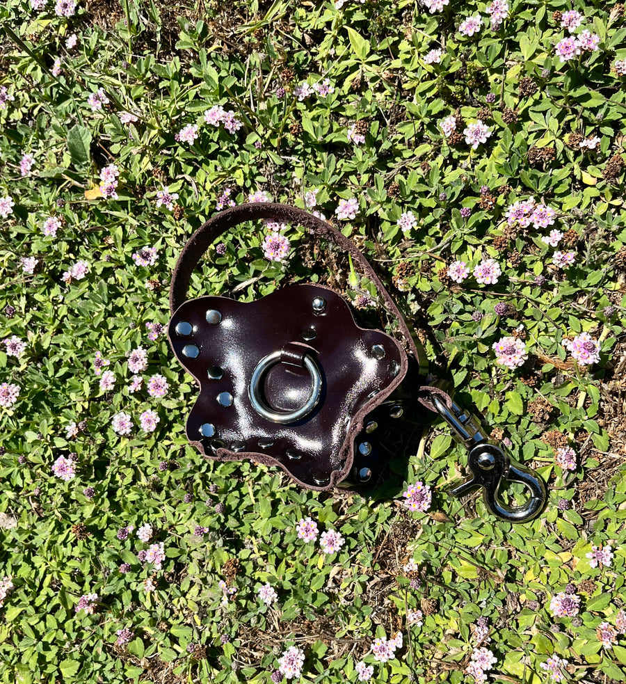 Daisy Charm Keychain Cocoa Bean