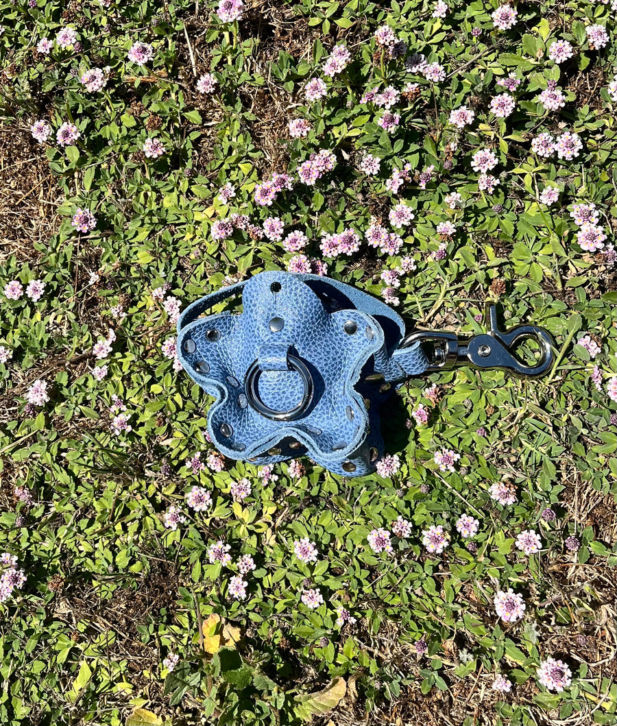 Daisy Charm Keychain Blue Pebble