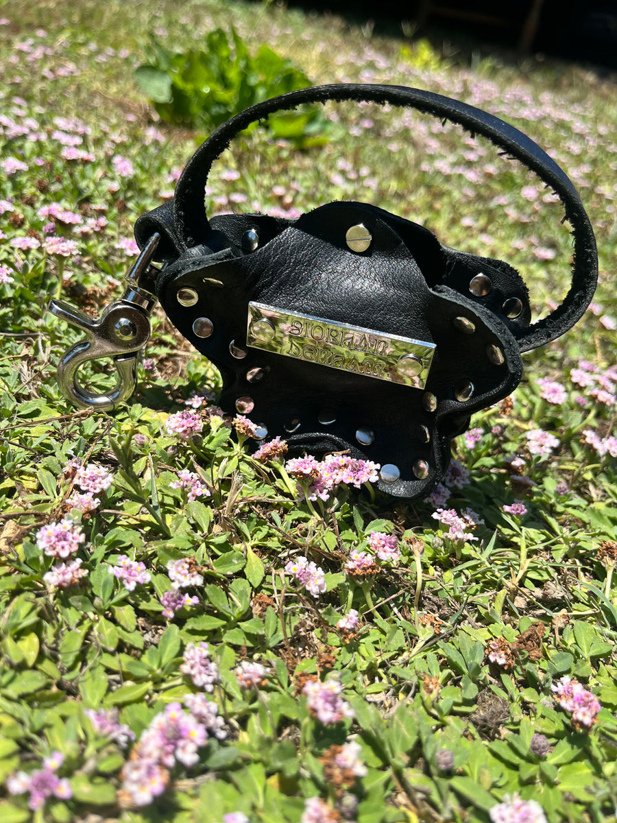 Daisy Charm Keychain Black